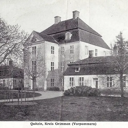 לינה וארוחת בוקר Jagdschloss Quitzin 3*